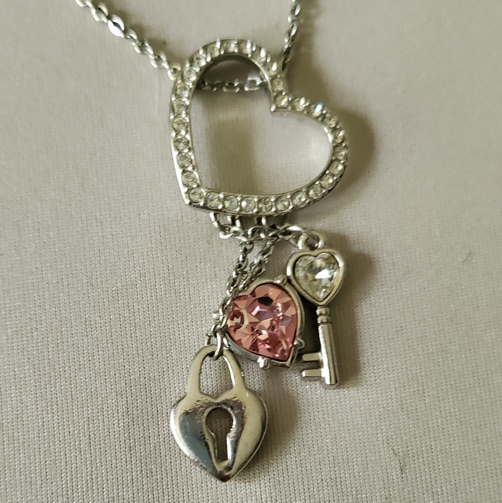 NEW Swarovski Heart Necklace